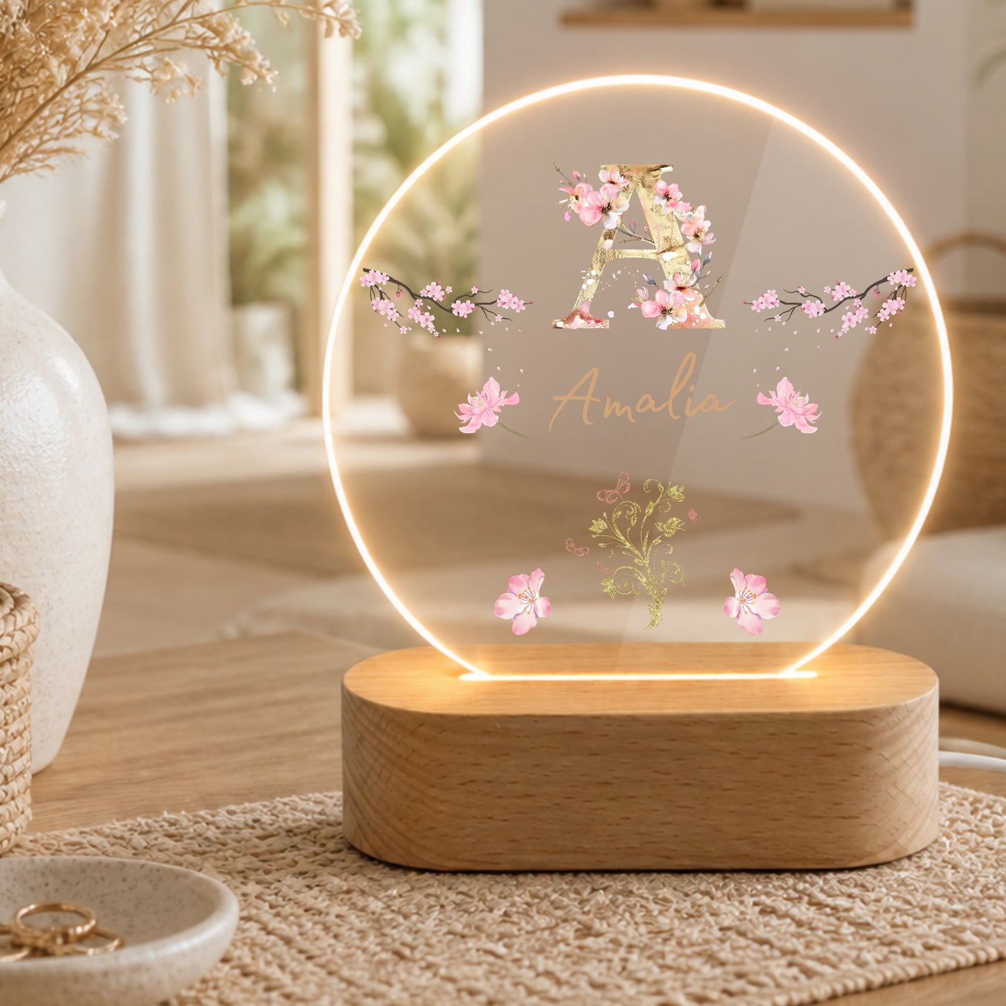 Personalisierte LED Nachtlampe mit goldenem Blumen-Monogramm & Namen | Individuelle Acryl Lampe als Geschenk für Mädchen, Frauen, Schwester & Schlafzimmer Deko