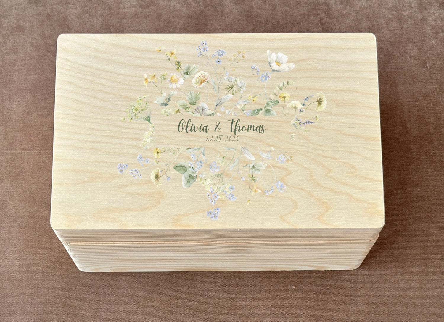 Erinnerungsbox mit Namen,
Hochzeitsbox mit Gravur,
Andenkenbox Hochzeit,
Hochzeitsgeschenk Brautpaar,
Holzbox personalisiert,
Geschenk zum Hochzeitstag,
Verlobung Geschenk personalisiert,
Hochzeitsdekoration personalisiert,
Aufbewahrungsbox Hochzeit