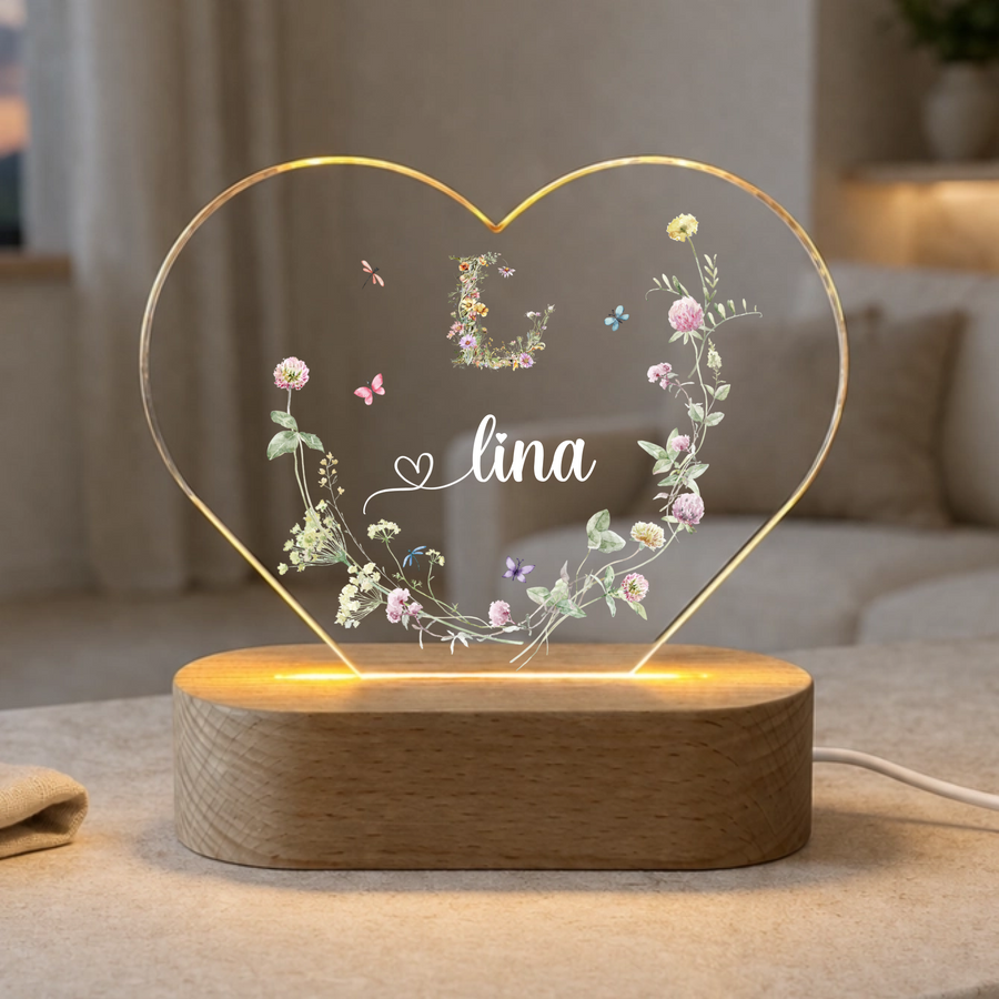 Personalisiertes LED Nachtlicht Herzform mit Blumenkranz & Name