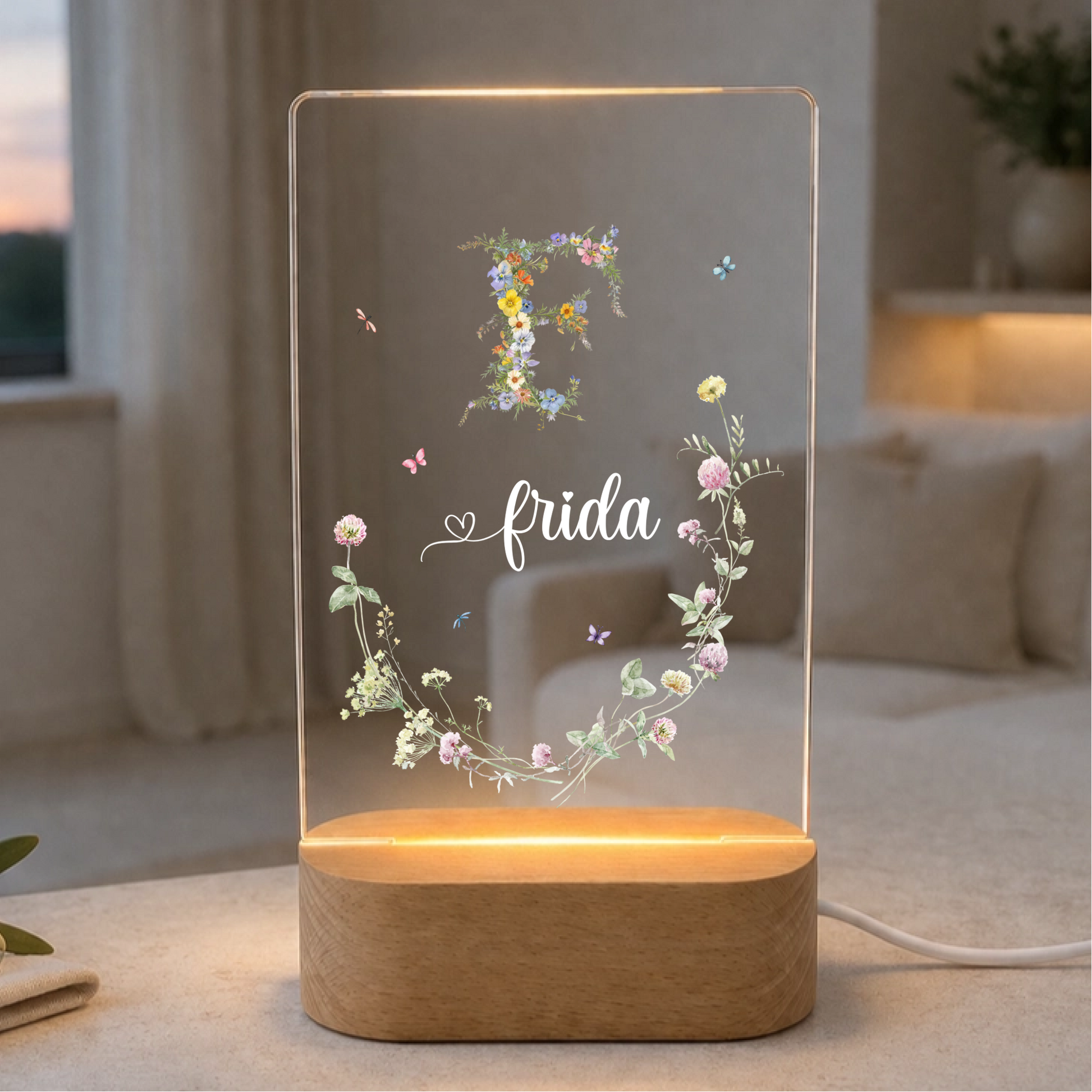Nachtlicht „Blumenranke Monogramm" auf Holzsockel – Ansicht 4