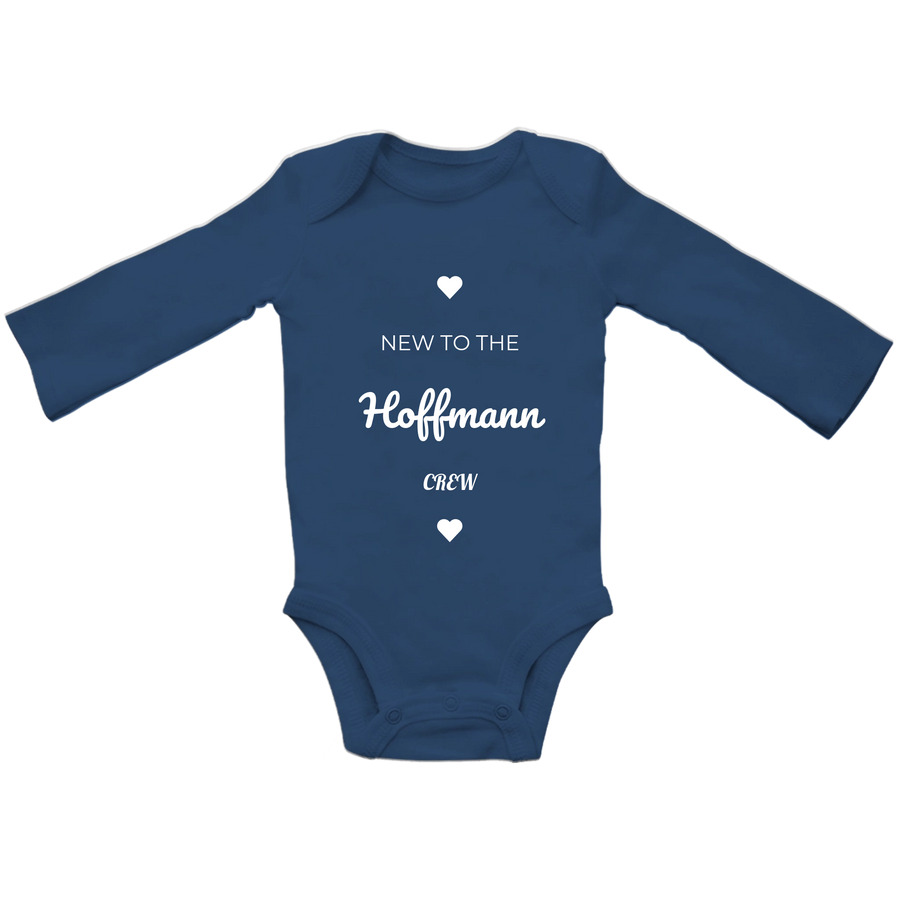 Personalisierter Baby Body „New to the Crew“ – Wunschname Baby Strampler, Neugeborenen Outfit, Baby Geschenk zur Geburt & Babyparty