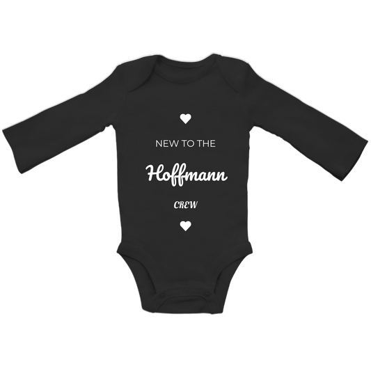 Personalisierter Baby Body „New to the Crew“ – Wunschname Baby Strampler, Neugeborenen Outfit, Baby Geschenk zur Geburt & Babyparty