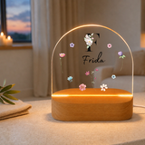 Personalisierte florale LED-Nachtlampe mit Initiale & Name | Individuelle Acryl Lampe als Geschenk für Mädchen, Frauen & Geschwister